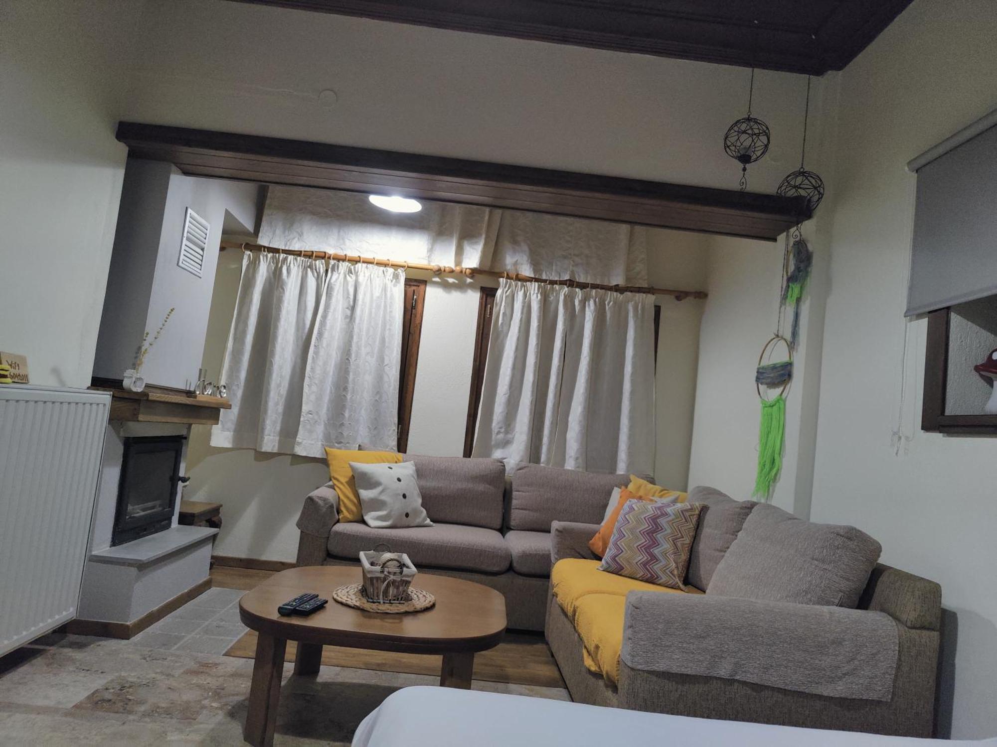 Eláti Guesthouse Theodorou מראה חיצוני תמונה