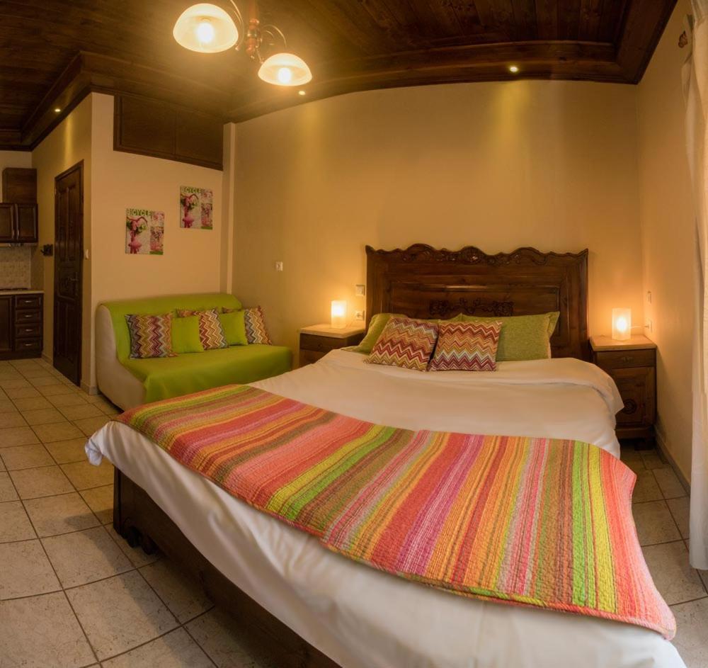 Eláti Guesthouse Theodorou מראה חיצוני תמונה
