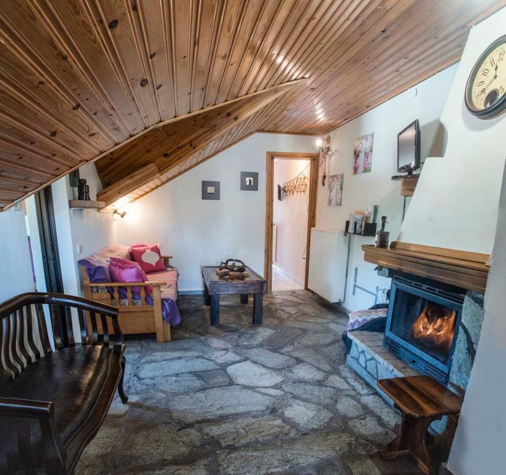 Eláti Guesthouse Theodorou מראה חיצוני תמונה